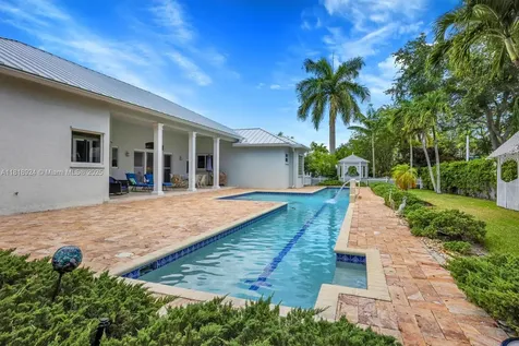 6129 SW 74th Court Miami FL 33143