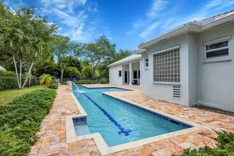 6129 SW 74th Court Miami FL 33143