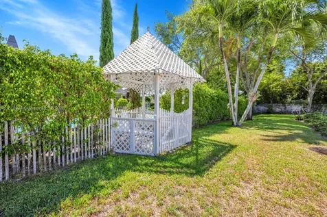 6129 SW 74th Court Miami FL 33143