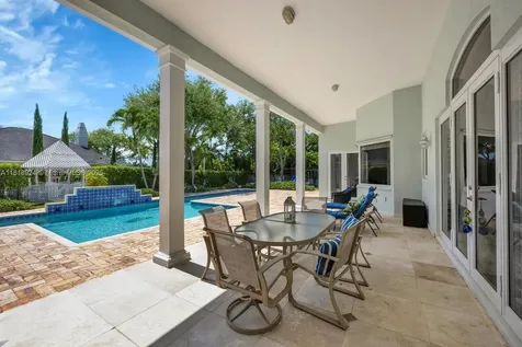 6129 SW 74th Court Miami FL 33143
