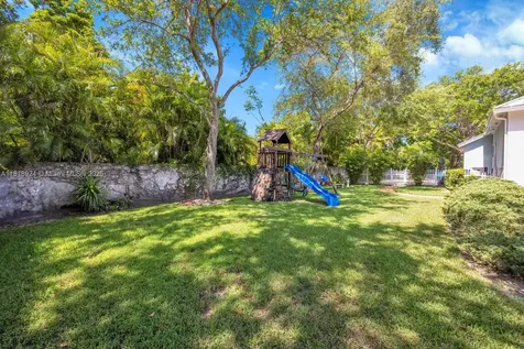 6129 SW 74th Court Miami FL 33143