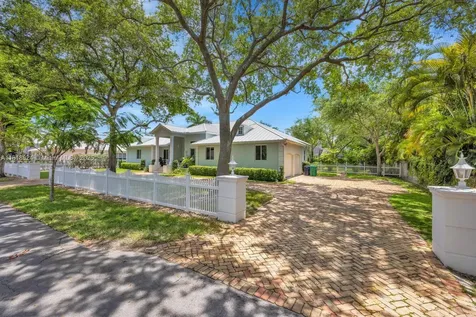 6129 SW 74th Court Miami FL 33143