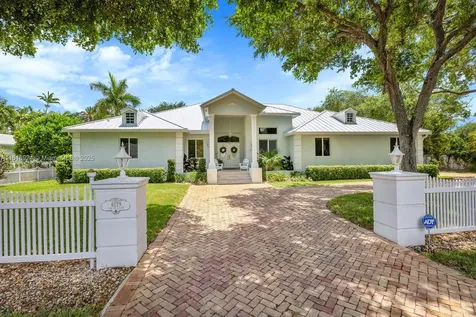 6129 SW 74th Court Miami FL 33143