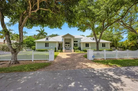 6129 SW 74th Court Miami FL 33143