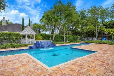 6129 SW 74th Court Miami FL 33143