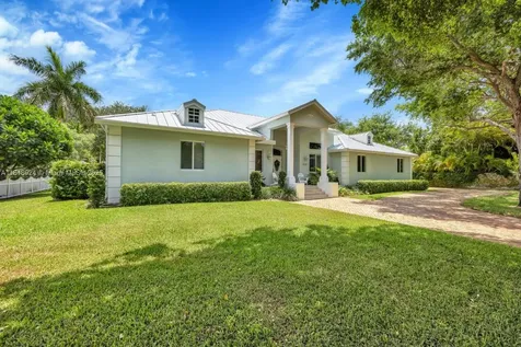 6129 SW 74th Court Miami FL 33143