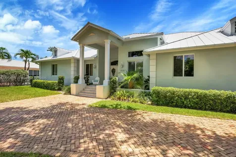 6129 SW 74th Court Miami FL 33143