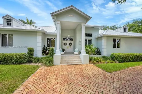 6129 SW 74th Court Miami FL 33143