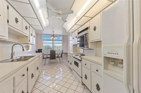 2751 S Ocean Drive Hollywood FL 33019