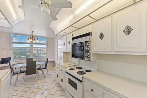 2751 S Ocean Drive Hollywood FL 33019