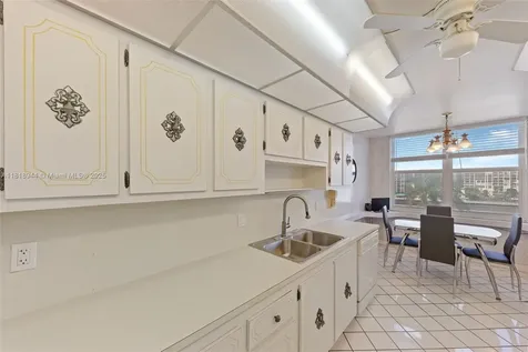 2751 S Ocean Drive Hollywood FL 33019