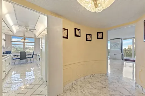 2751 S Ocean Drive Hollywood FL 33019