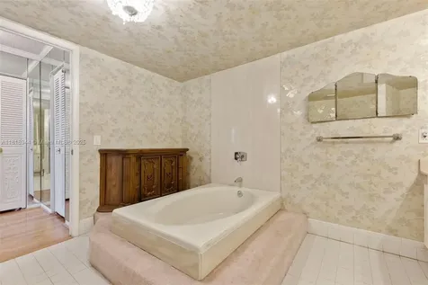 2751 S Ocean Drive Hollywood FL 33019