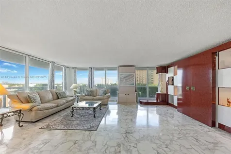 2751 S Ocean Drive Hollywood FL 33019