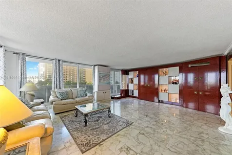 2751 S Ocean Drive Hollywood FL 33019