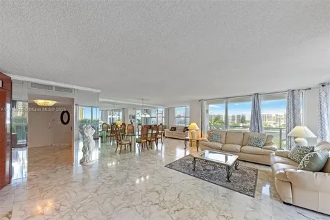 2751 S Ocean Drive Hollywood FL 33019