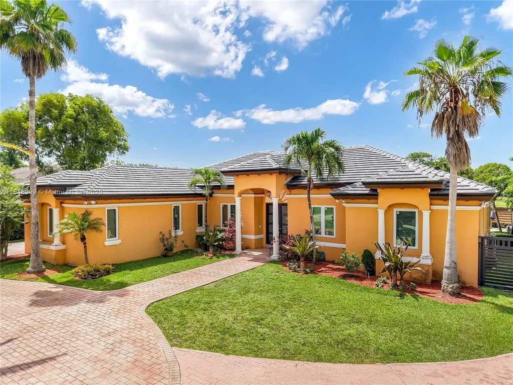 9020 SW 171st Terrace Palmetto Bay FL 33157