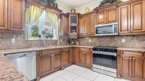 9020 SW 171st Terrace Palmetto Bay FL 33157