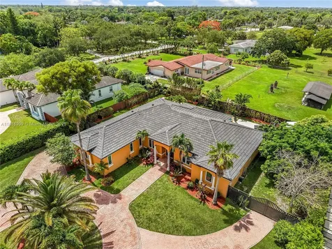 9020 SW 171st Terrace Palmetto Bay FL 33157