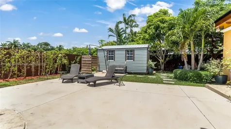 9020 SW 171st Terrace Palmetto Bay FL 33157