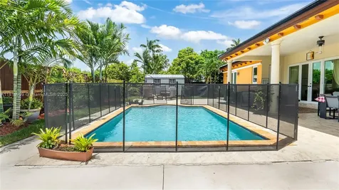 9020 SW 171st Terrace Palmetto Bay FL 33157