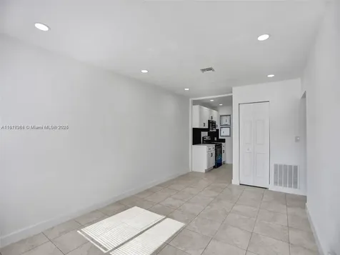 708 N 20th Hollywood FL 33020