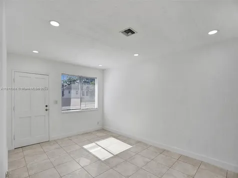 708 N 20th Hollywood FL 33020