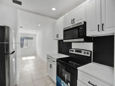 708 N 20th Hollywood FL 33020