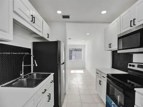 708 N 20th Hollywood FL 33020