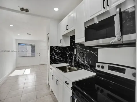 708 N 20th Hollywood FL 33020