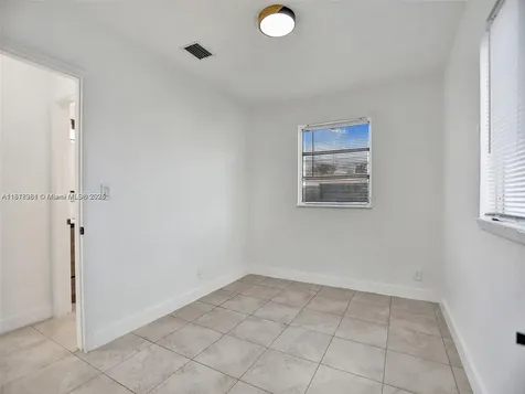 708 N 20th Hollywood FL 33020
