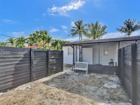 708 N 20th Hollywood FL 33020