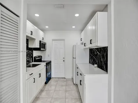 708 N 20th Hollywood FL 33020