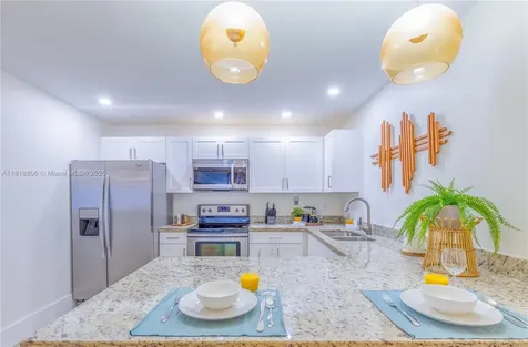 1762 NW 15th Street Miami FL 33125