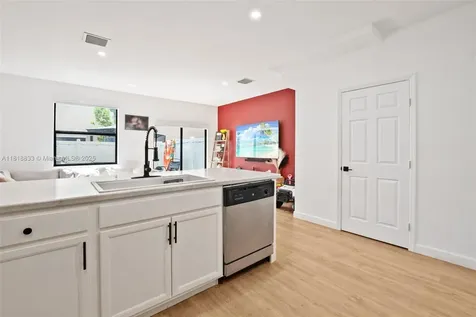 9362 W 33rd Lane Hialeah FL 33018