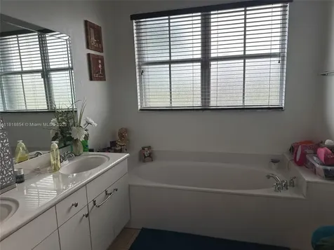 16419 SW 84th Street Miami FL 33193