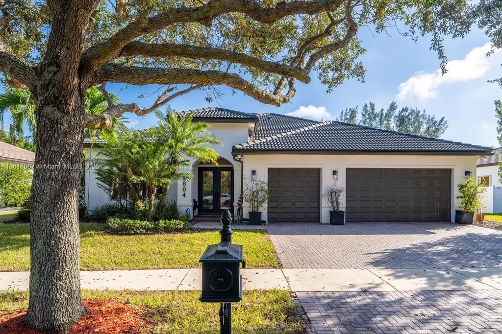 4864 Tropicana Avenue Cooper City FL 33330