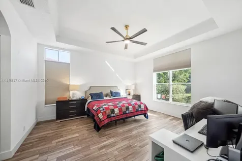 4864 Tropicana Avenue Cooper City FL 33330
