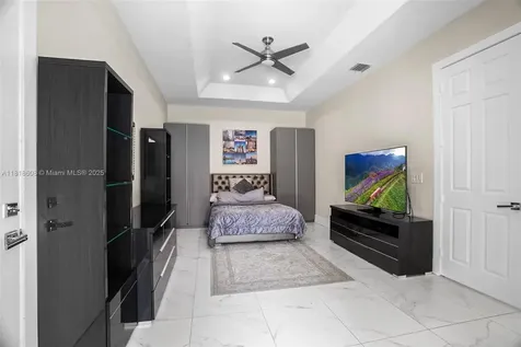 1580 Shoreline Way Hollywood FL 33019