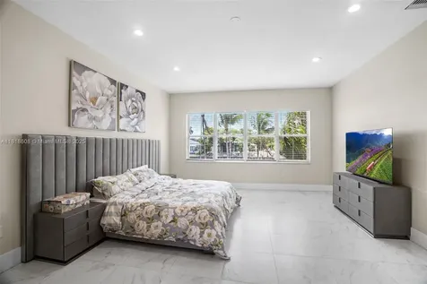 1580 Shoreline Way Hollywood FL 33019
