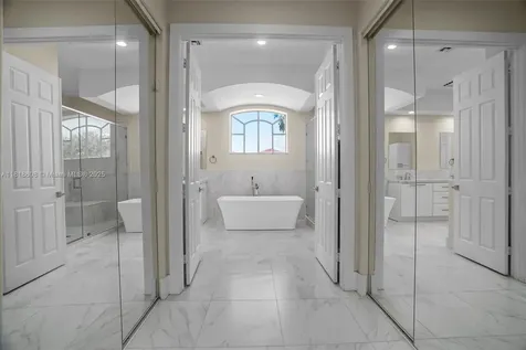 1580 Shoreline Way Hollywood FL 33019