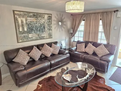 5930 N Farragut Drive Hollywood FL 33021