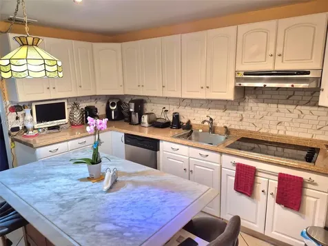 5930 N Farragut Drive Hollywood FL 33021