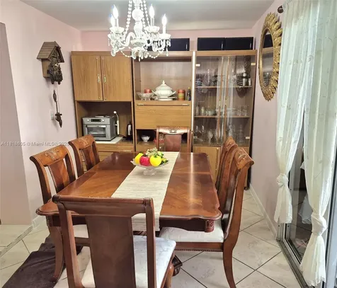 5930 N Farragut Drive Hollywood FL 33021