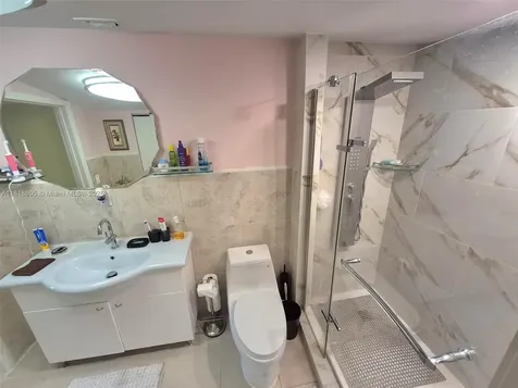 5930 N Farragut Drive Hollywood FL 33021
