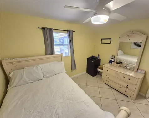 5930 N Farragut Drive Hollywood FL 33021