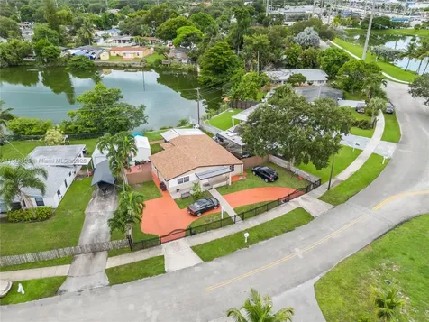 5930 N Farragut Drive Hollywood FL 33021
