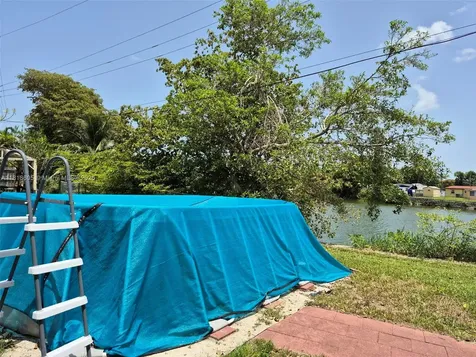 5930 N Farragut Drive Hollywood FL 33021
