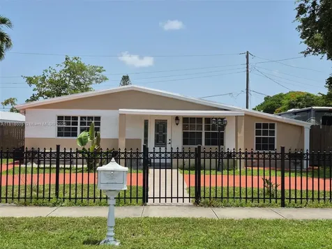 5930 N Farragut Drive Hollywood FL 33021