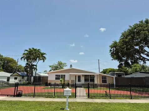 5930 N Farragut Drive Hollywood FL 33021